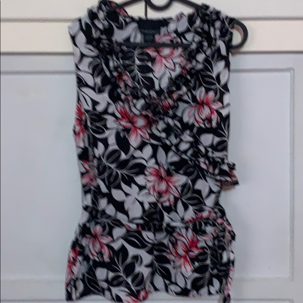 Cynthia Rowley, black floral sleeveless cute versatile top blouse Cruise vacay